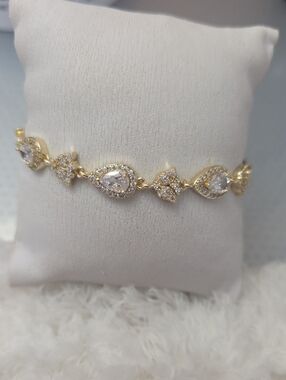14k Gold Plated Teardrop Cubic Zirconia Bracelet - Elegant Women Jewelry